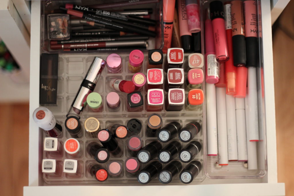 lipstick organizer