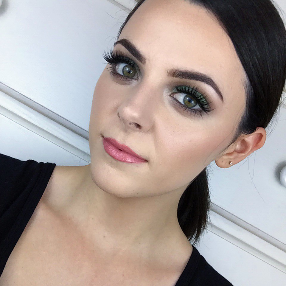 what eye shadow suits green eyes